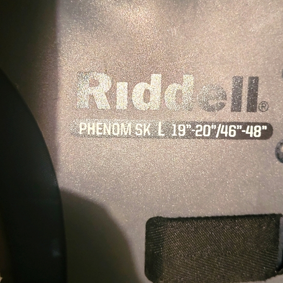 Riddell phenom SK L Shoulder pads. - Picture 6 of 6